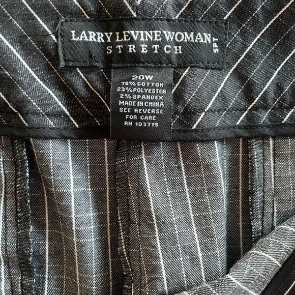 EUC Larry Levine Capri Pants - Picture 5 of 5